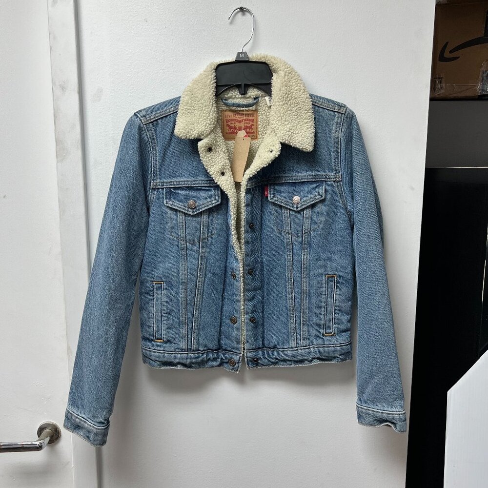 NWT Levi's Women's Regular Fit Sherpa Denim Trucker Jacket